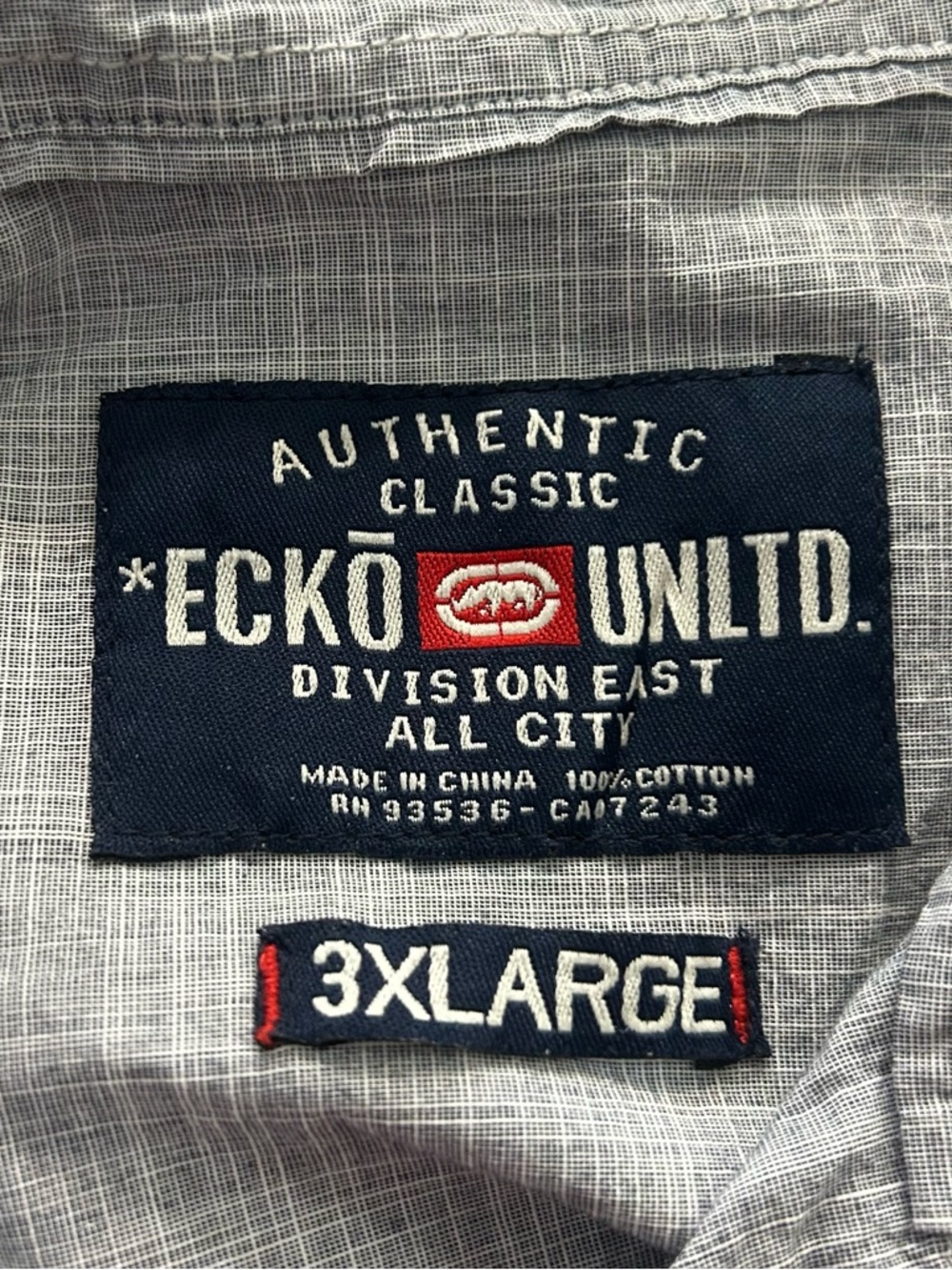 Ecko Unlimited Men's Sleeveless Button-Down Shirt in Gray with Stud Trim - Picture 3 of 3